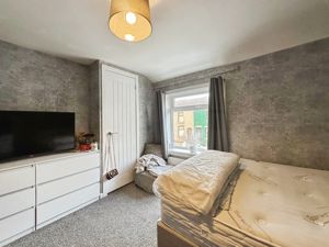 Bedroom- click for photo gallery